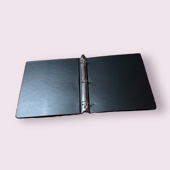 Vintage 2002 Touchstone Television Alias Jenifer Garner Black Three Ring Binder - Picture 4 of 6